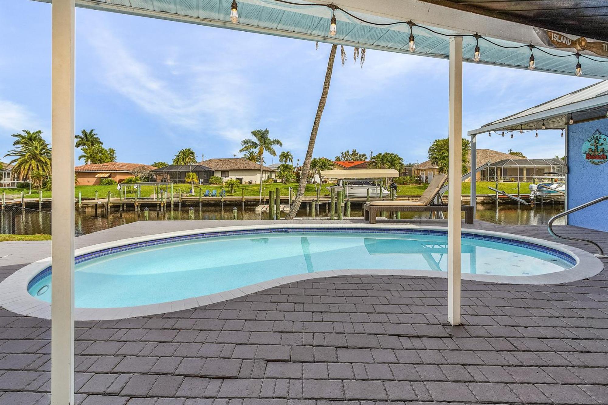 Canal-Front Oasis With Dock And Kayaks In Cape Coral! Luaran gambar